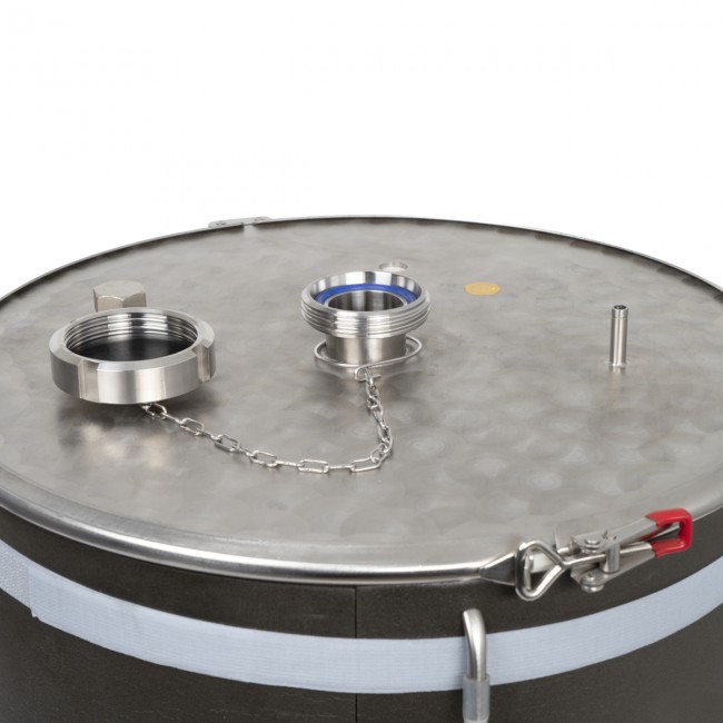 Гайка глухая DN 40 AISI 304 с прокладкой и цепочкой